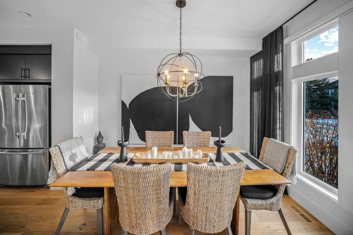 Property Photo:  1910 48 Avenue SW  AB T2T 2T3 