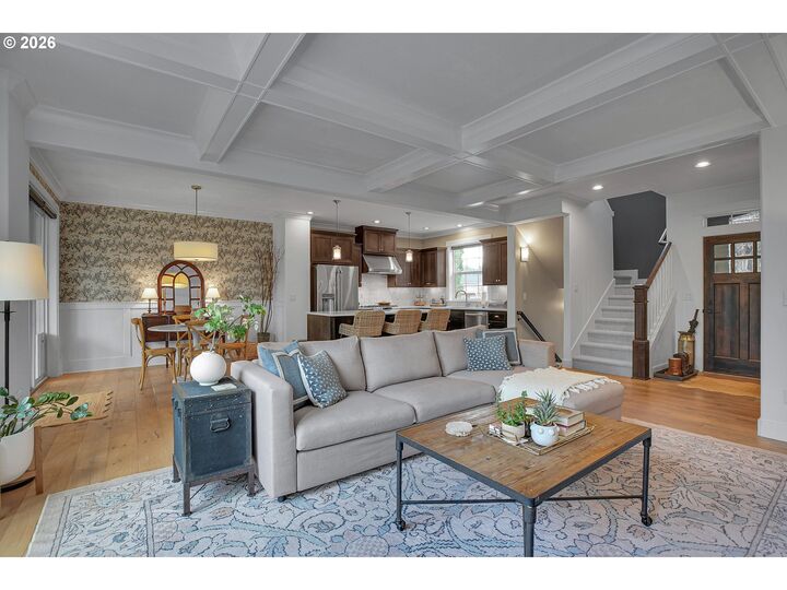 Property Photo:  7325 N Fiske Ave  OR 97203 