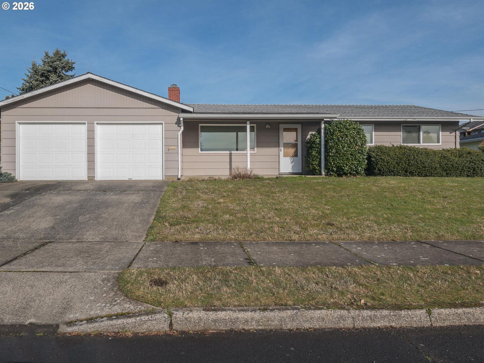 Property Photo: 17005 SE Alder St OR 97233