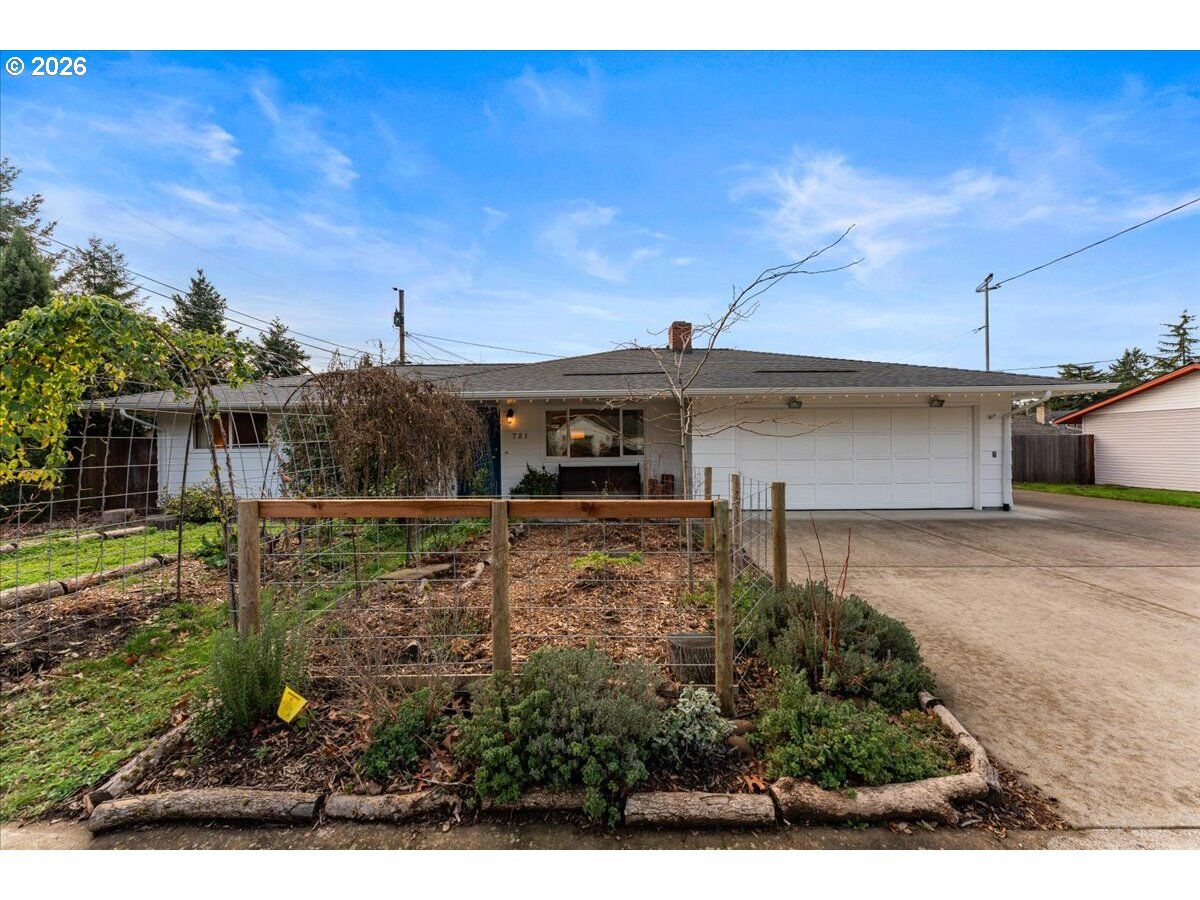 Property Photo: 721 SE 135th Ave OR 97233