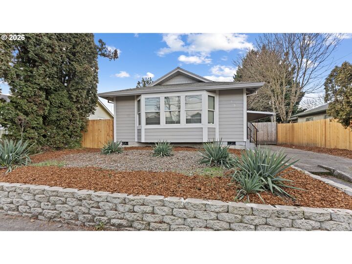 Property Photo:  7305 N Fenwick Ave  OR 97217 