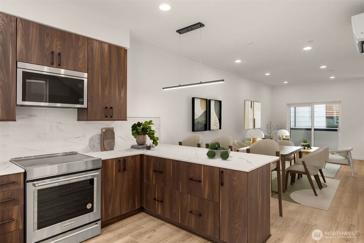 Property Photo:  914 C  15th Avenue  WA 98122 