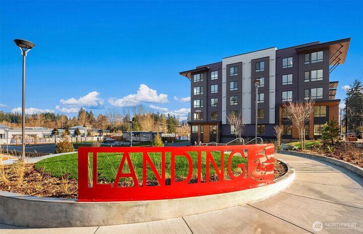 Property Photo:  6901 NE 184th Lane 408  WA 98028 