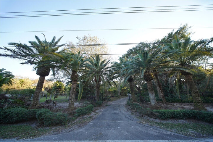 Property Photo:  4000 NW 74th Street  FL 33073 