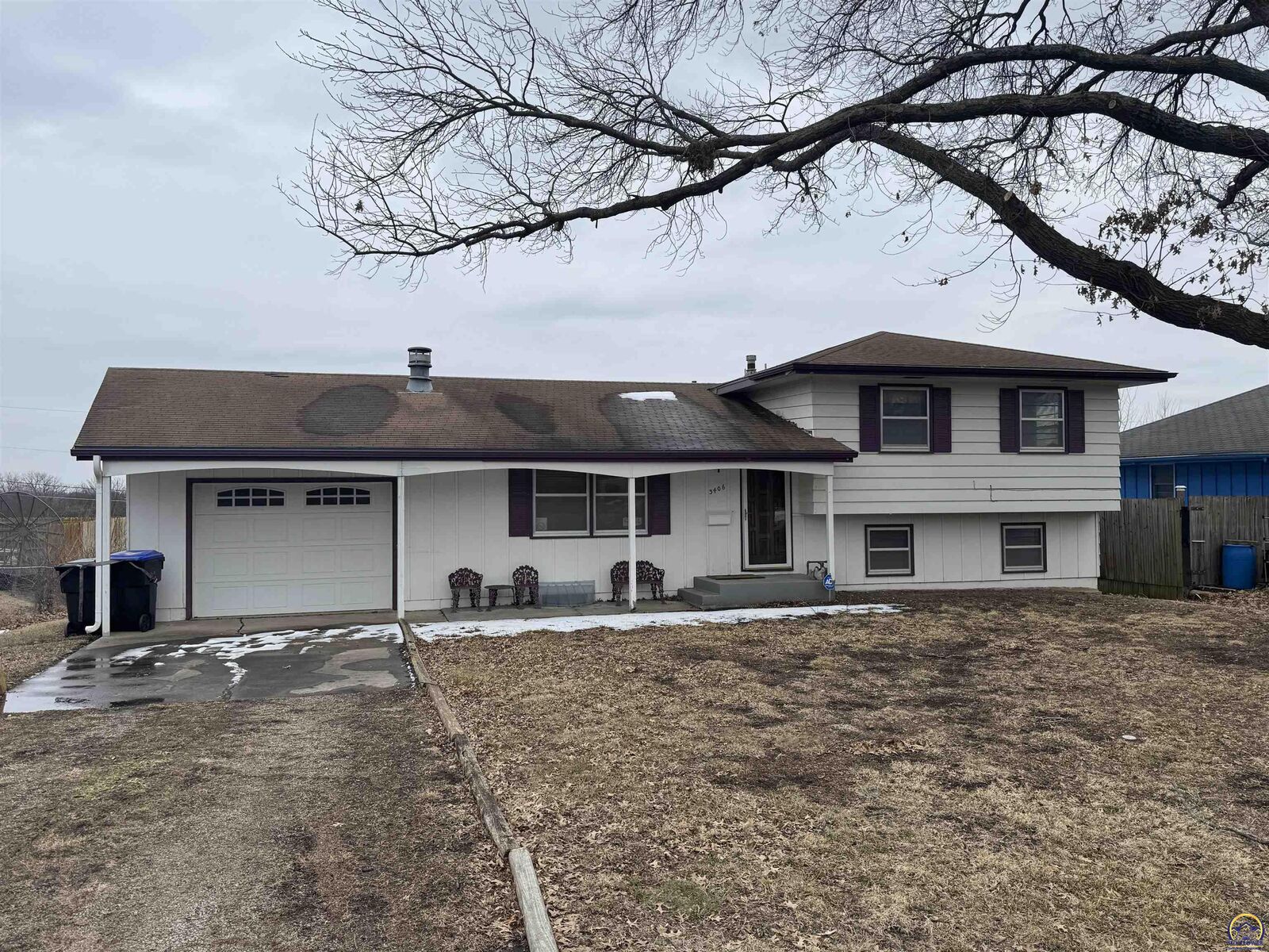 Property Photo:  3406 SE Michigan Ave  KS 66605 