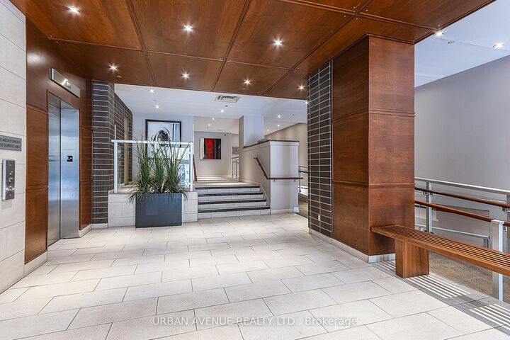 Property Photo: 44 Bond Street W 707 ON L1G 6R2