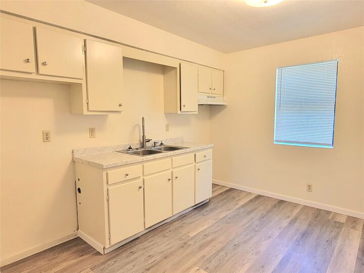 Property Photo: 1923 N Maple Street OK 74955