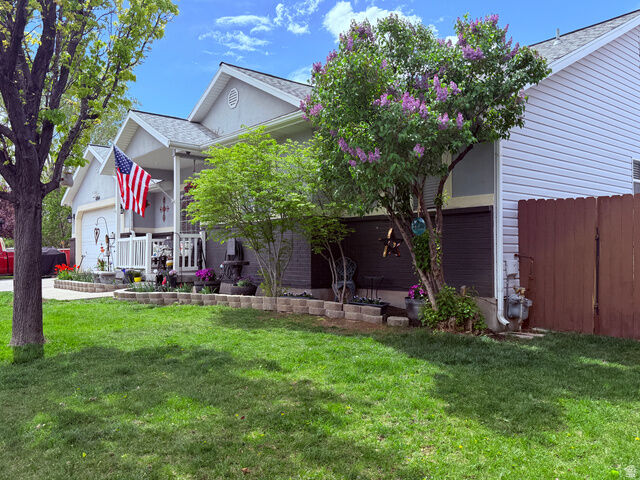 Property Photo: 8764 S Pebblecreek Rd W UT 84081