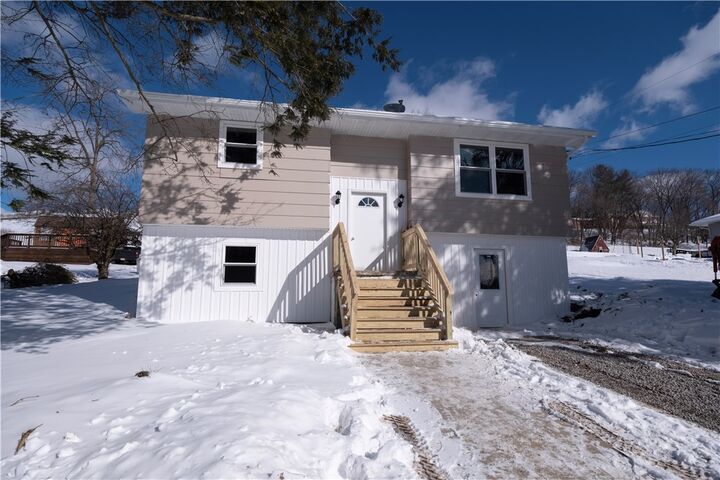 Property Photo:  9 3rd St  PA 15658 