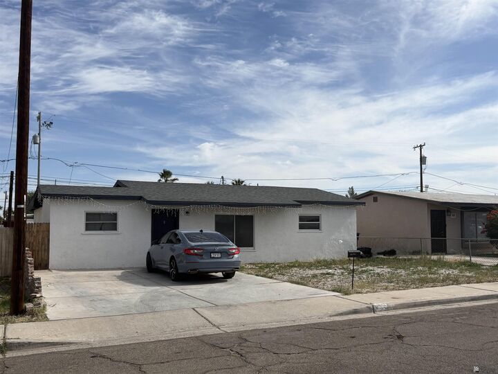 Property Photo:  1135 S 13 Ave  AZ 85364 