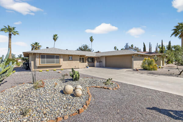 Property Photo: 711 S Revolta Circle AZ 85208