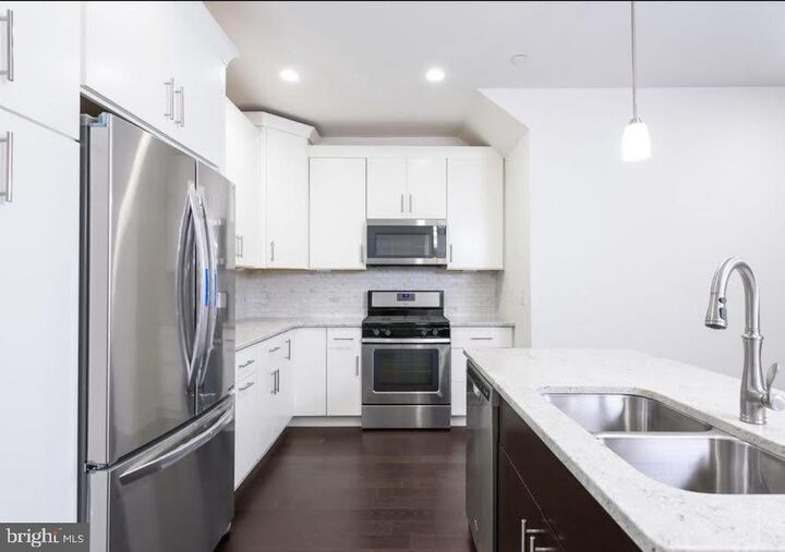 Property Photo:  103 Lakeview Court  PA 19406 