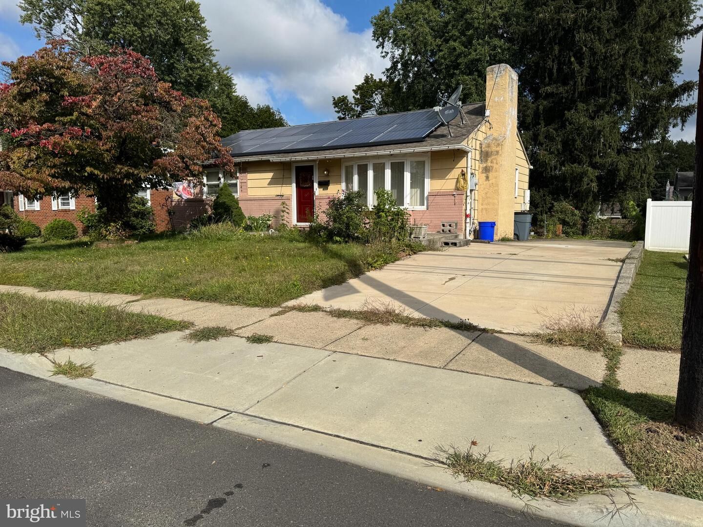Property Photo: 609 W Evesham Avenue NJ 08049