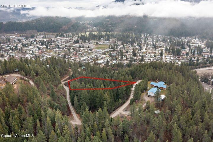 Property Photo:  754 Paradise Lane  ID 83850 