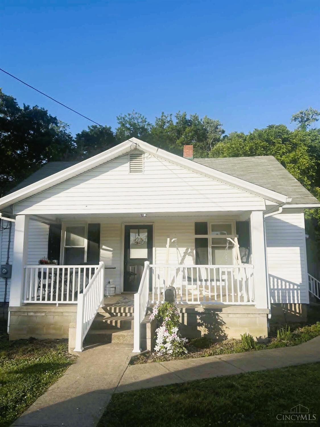 Property Photo:  402 Catherine Street  OH 45167 