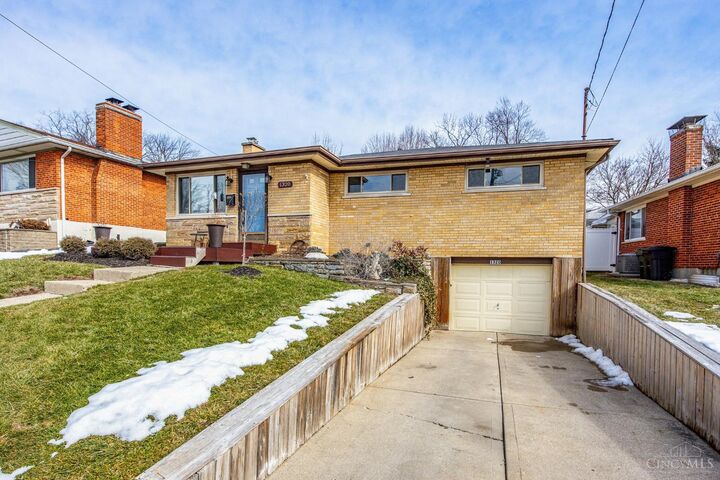 Property Photo:  1320 Thurnridge Drive  OH 45215 