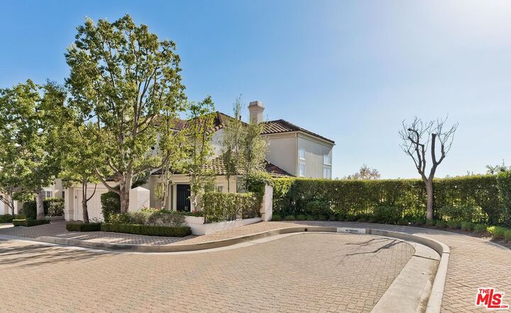 Property Photo:  11820 Gwynne Ln  CA 90077 