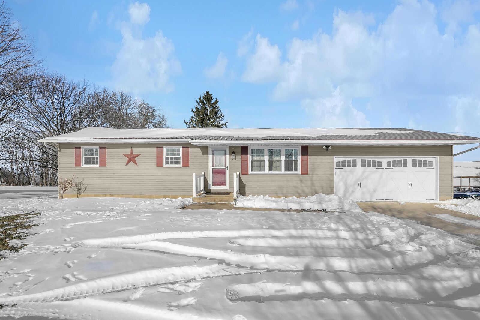 Property Photo:  13617 Millersburg Road  OH 43014 