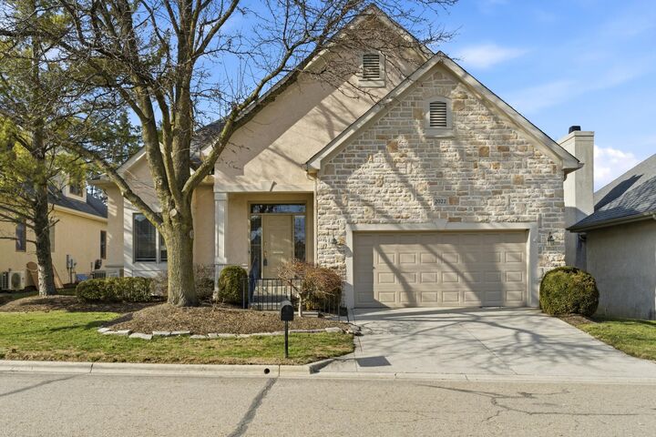 Property Photo: 2022 Lake Shore Drive OH 43204