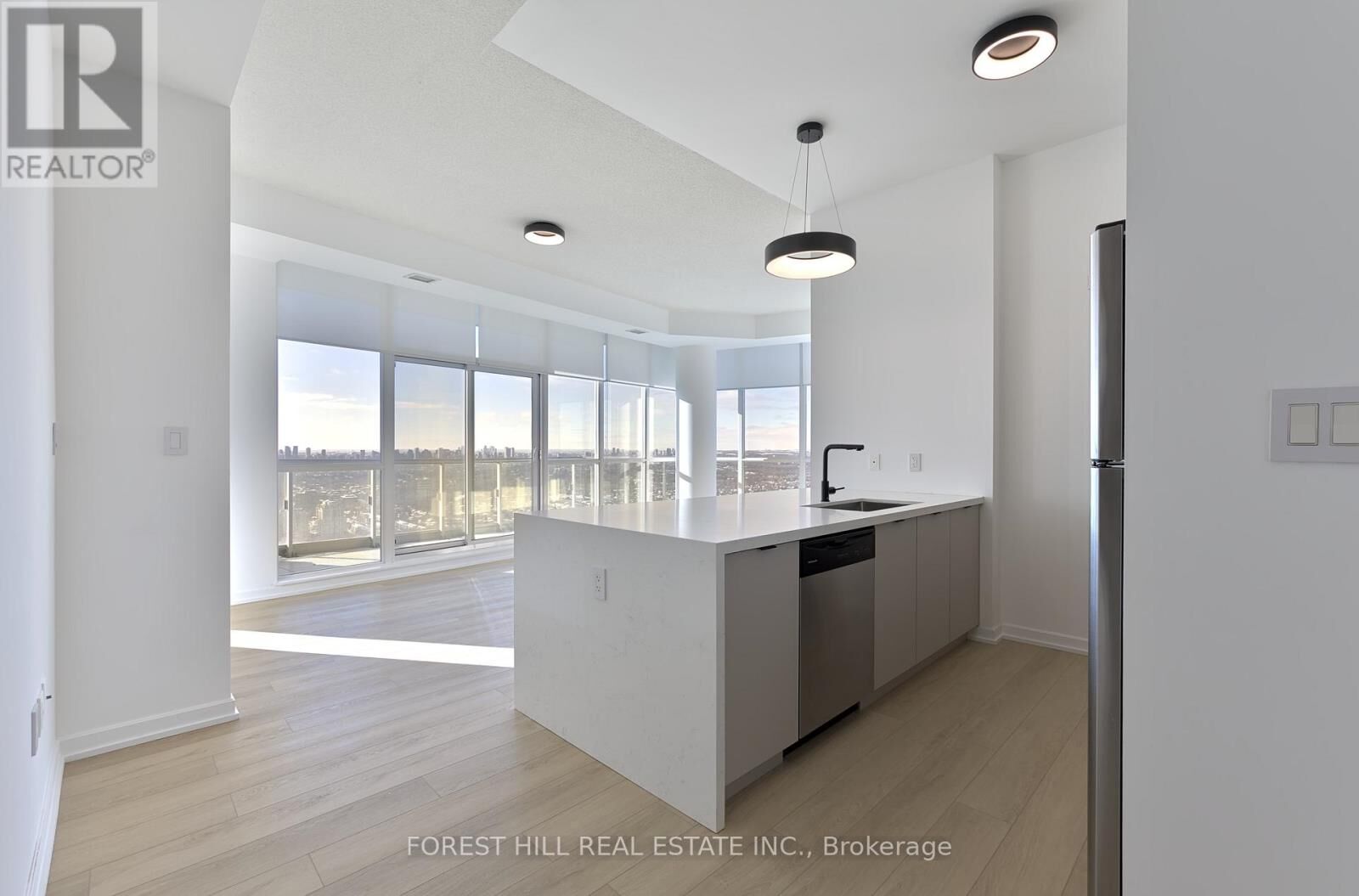 Property Photo:  70 Forest Manor Road 3506  ON M2J 0A9 