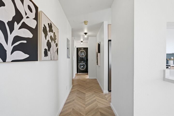 Property Photo: 322 Hanover Ave 513 CA 94606