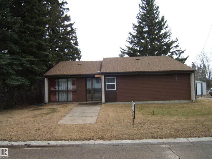 Property Photo: 4901 47 Avenue AB T0B 3K0