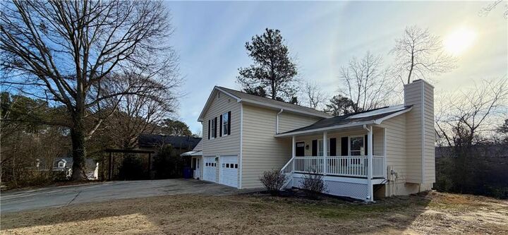 Property Photo:  221 Harlee Lane  GA 30046 