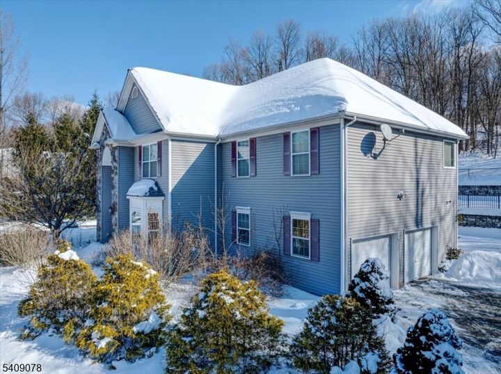 Property Photo: 5 Upper Plateau Dr NJ 07462