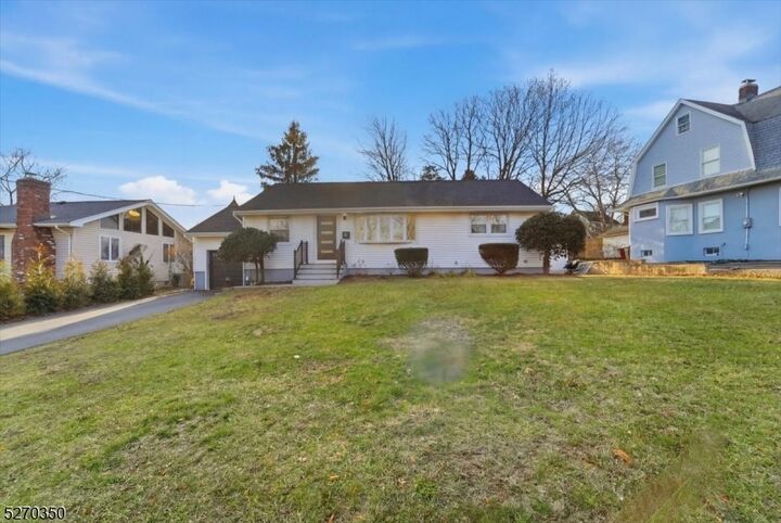 Property Photo:  41 High St  NJ 07110 