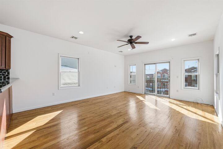 Property Photo:  54 Laidlaw Ave 2  NJ 07306 