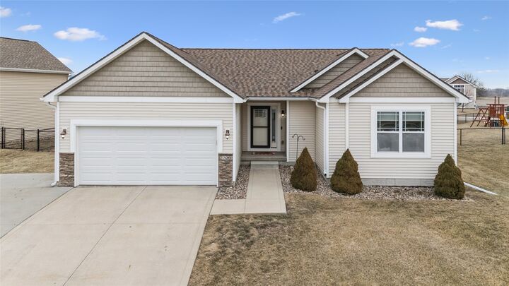 Property Photo:  3306 Hawthorn Drive SW  IA 50035 