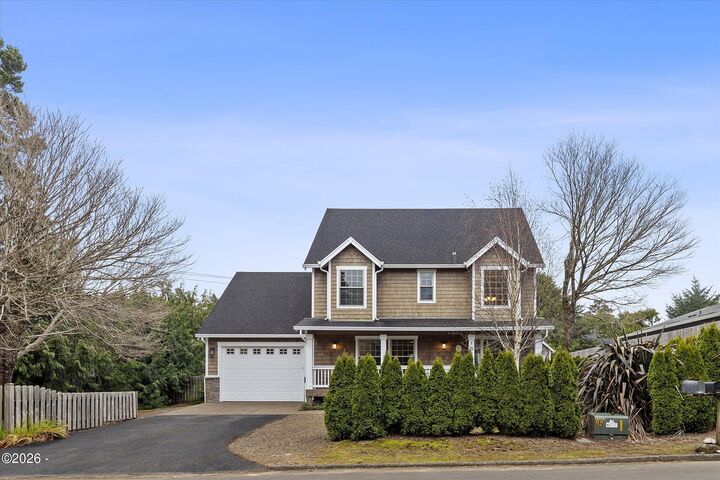 Property Photo:  108 SW Lancer Street  OR 97367 