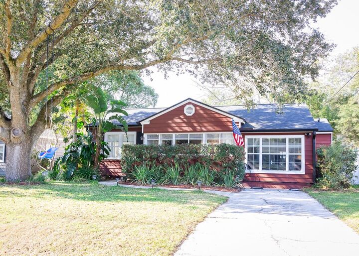 Property Photo:  918 Palm Drive  FL 32803 