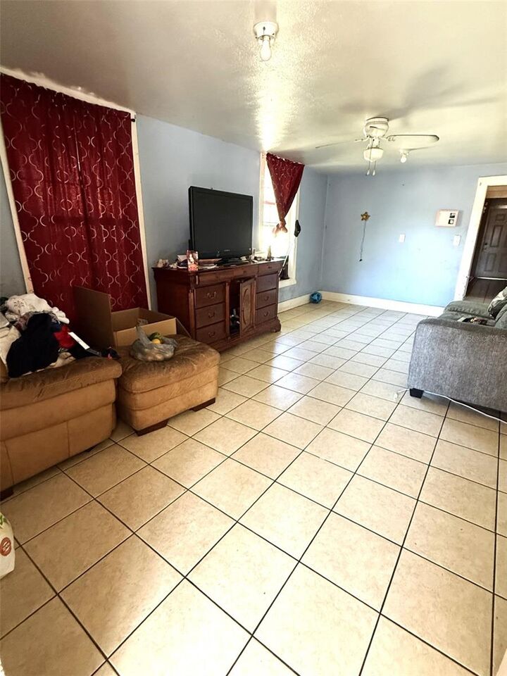 Property Photo: 340 Weaver Avenue FL 33853