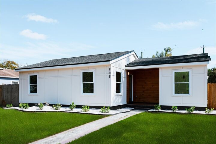 Property Photo:  908 61st Street S  FL 33707 