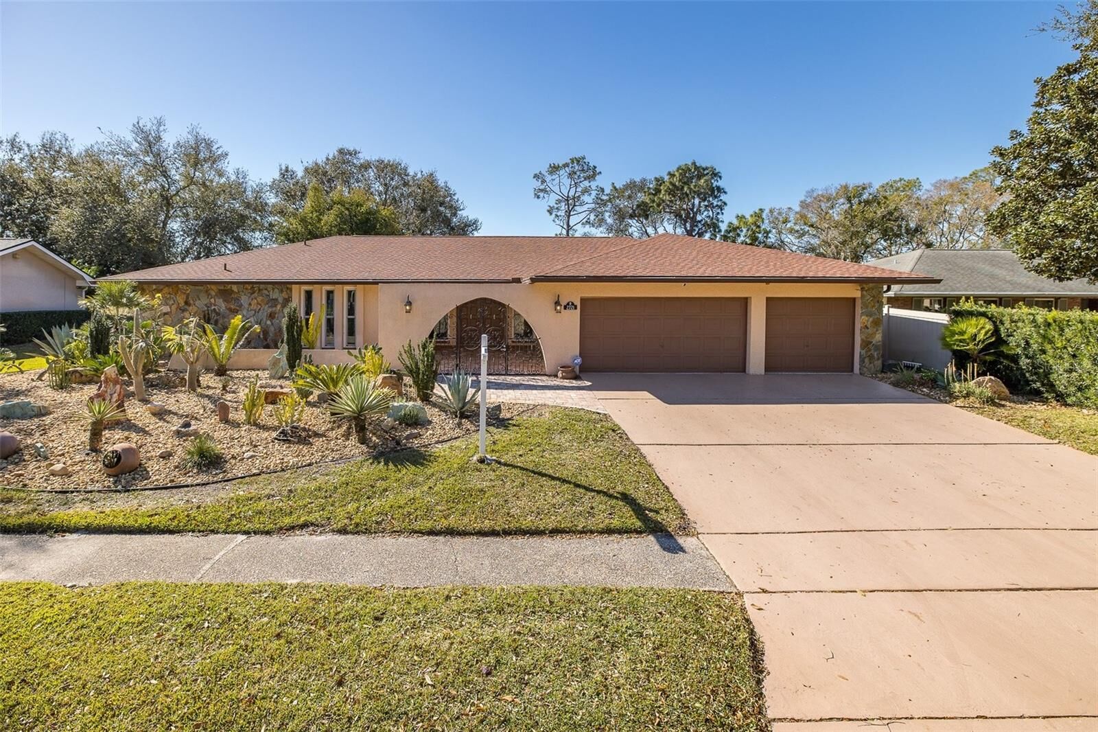 Property Photo: 2721 Northridge Drive E FL 33761