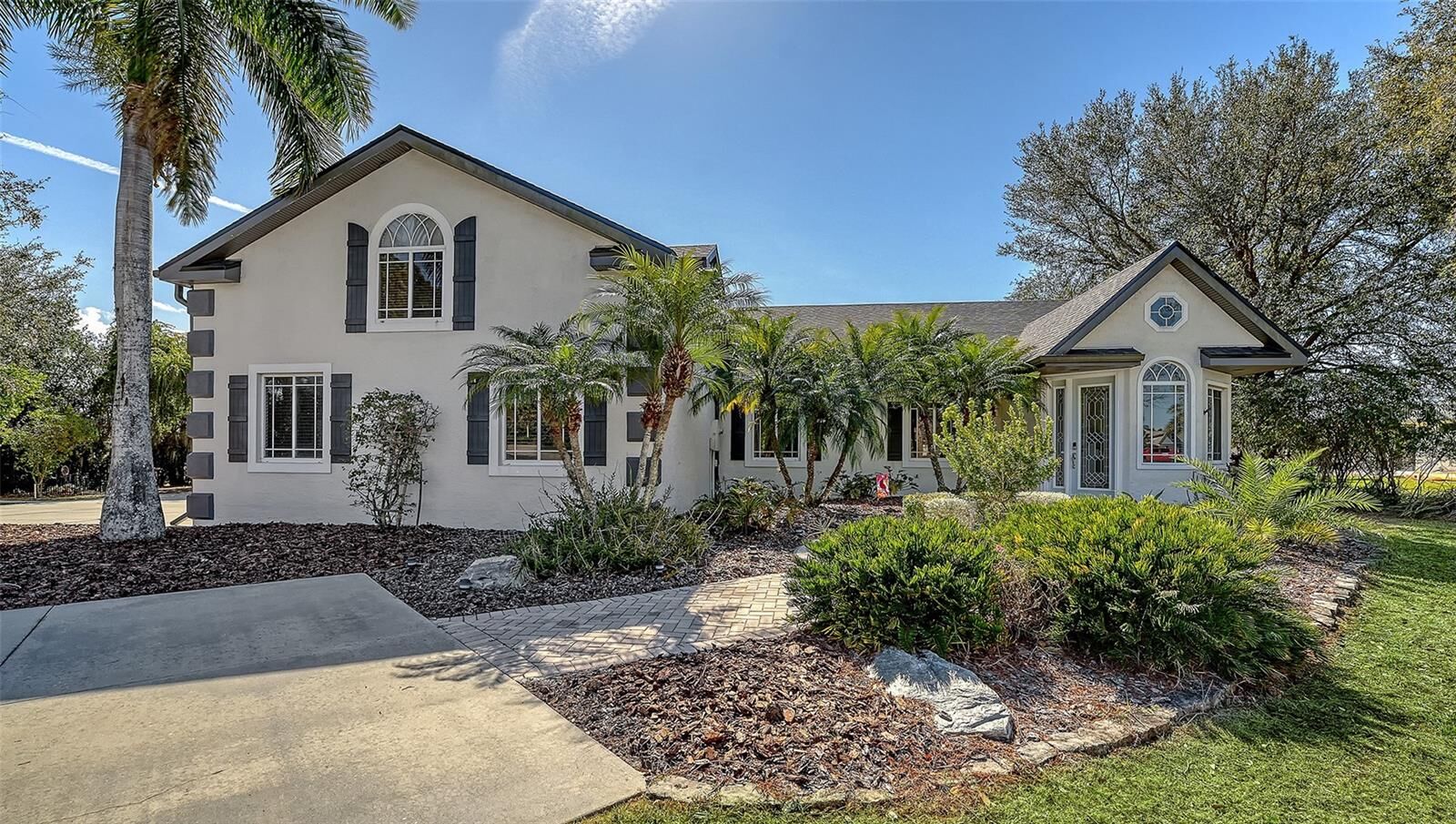 Property Photo:  2098 Palm View Road  FL 34240 