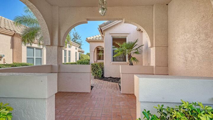 Property Photo:  3822 Alamanda Drive  FL 34238 