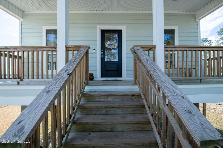 Property Photo:  759 Bay Breeze Drive  MS 39532 