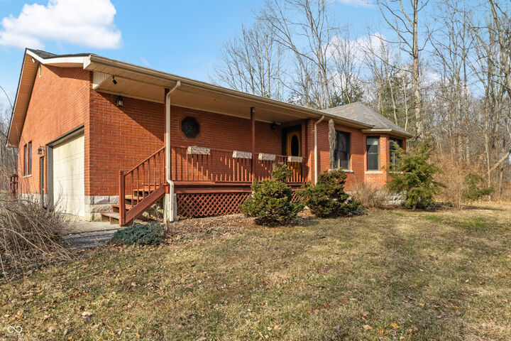 Property Photo:  10284 S 550 W  IN 47201 