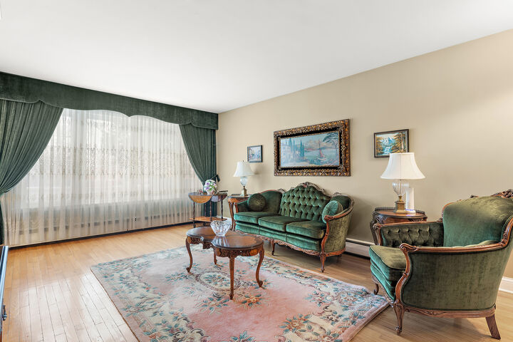 Property Photo:  4211 W Devon Avenue  IL 60646 