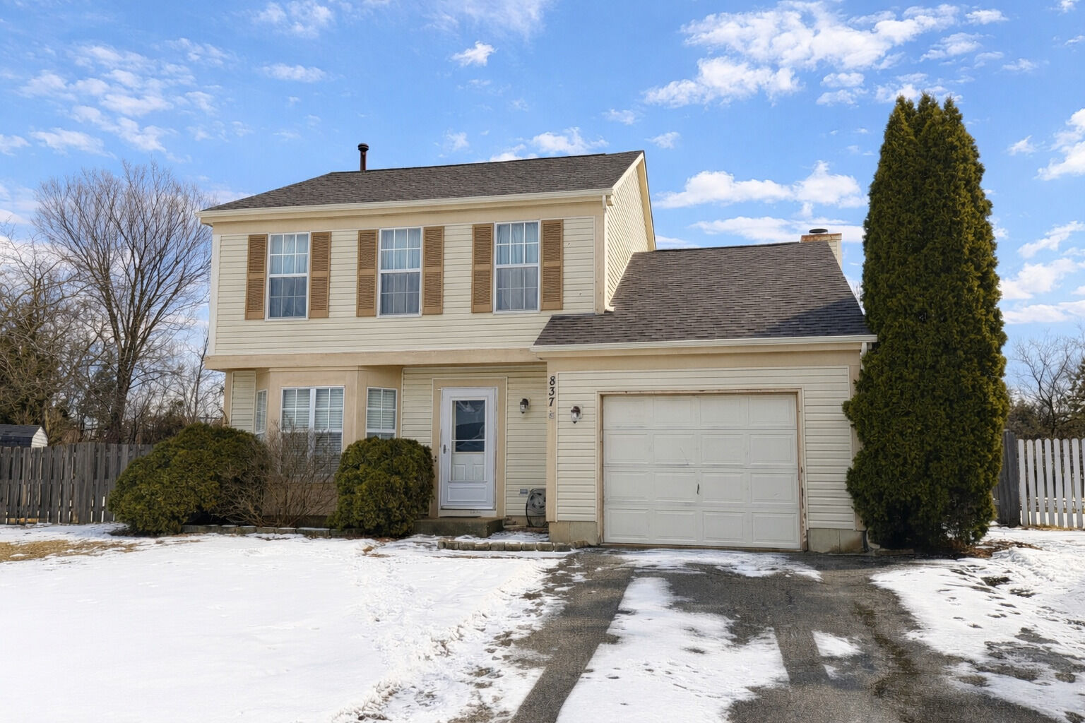 Property Photo:  837 Benridge Court  IL 60060 