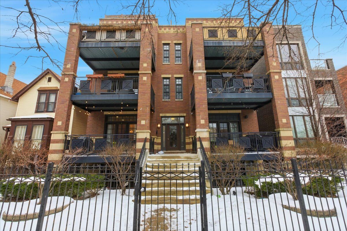 Property Photo:  723 W Diversey Parkway 2E  IL 60614 