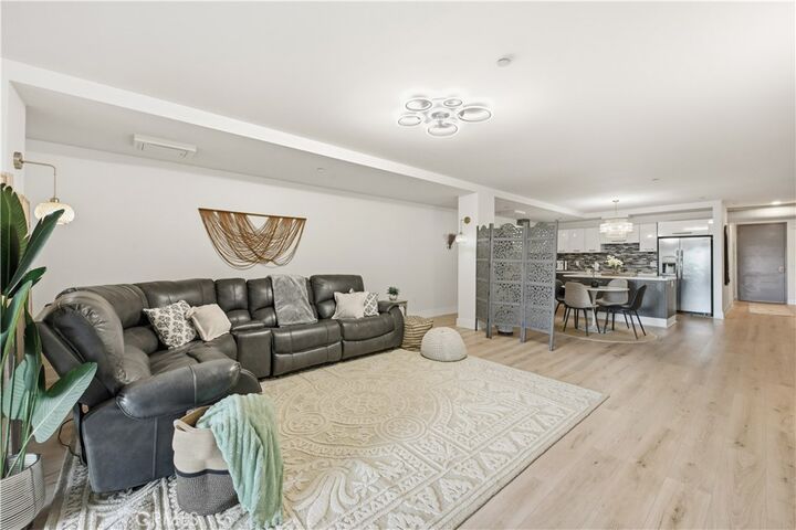 Property Photo:  433 Pine 201  CA 90802 