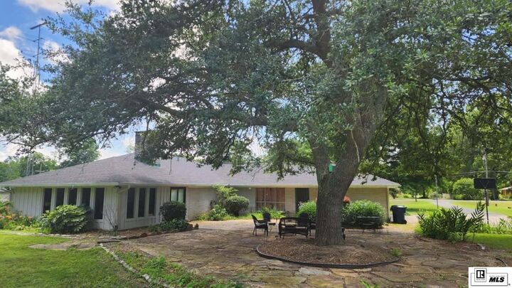 Property Photo:  111 Burnside Drive  LA 71282 