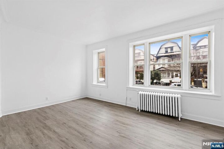 Property Photo:  137 Kensington Avenue 101  NJ 07304 