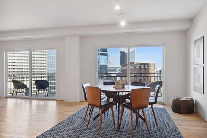 Property Photo: 1225 Lasalle Avenue 2301 MN 55403