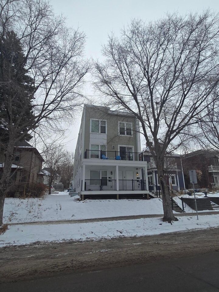 Property Photo:  2449 Lyndale Avenue S  MN 55405 