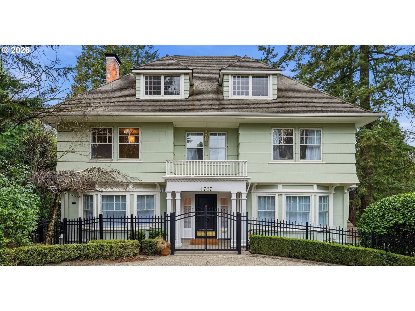 Property Photo:  1767 SW Prospect Dr  OR 97201 