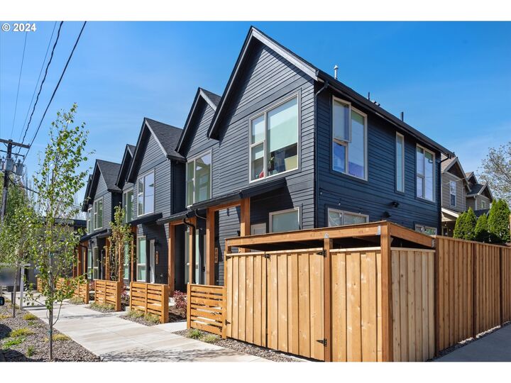 Property Photo:  813 N Failing St  OR 97227 